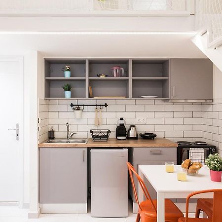 Relax In This Funky Loft Next To Metro! Atenas Exterior foto