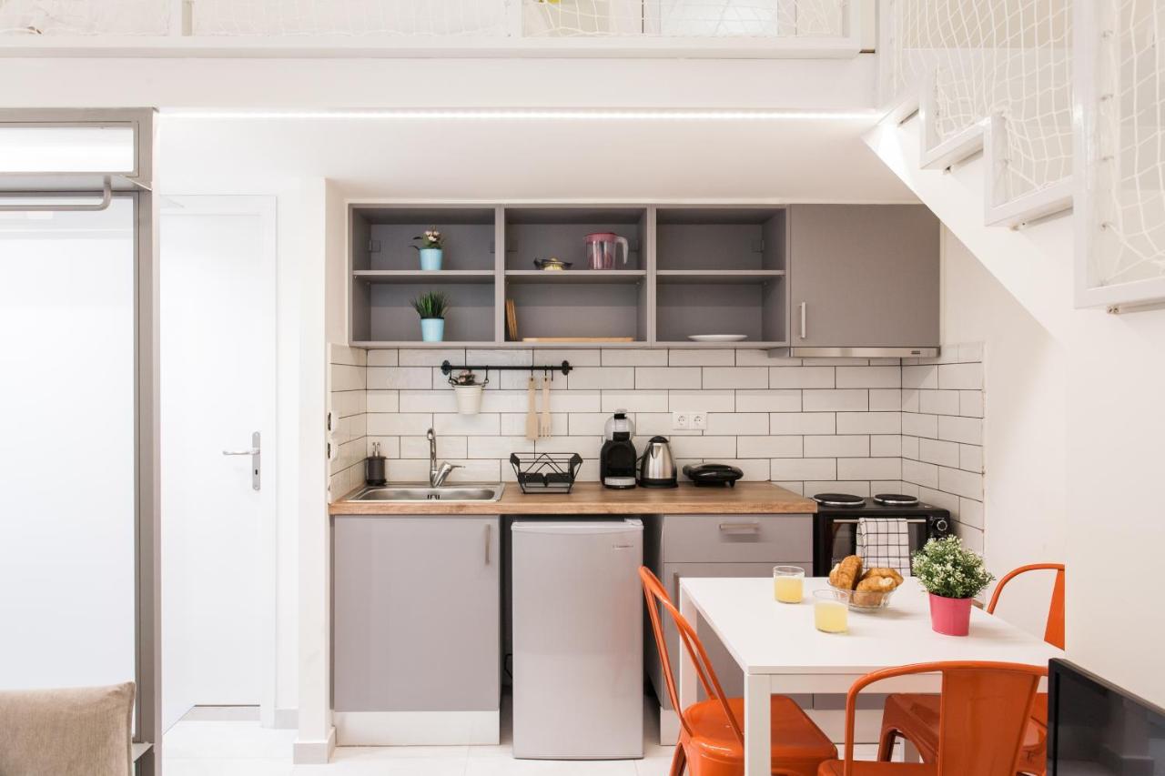 Relax In This Funky Loft Next To Metro! Atenas Exterior foto