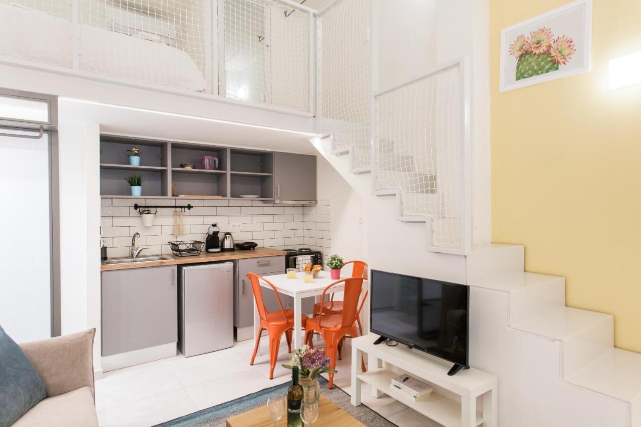 Relax In This Funky Loft Next To Metro! Atenas Exterior foto