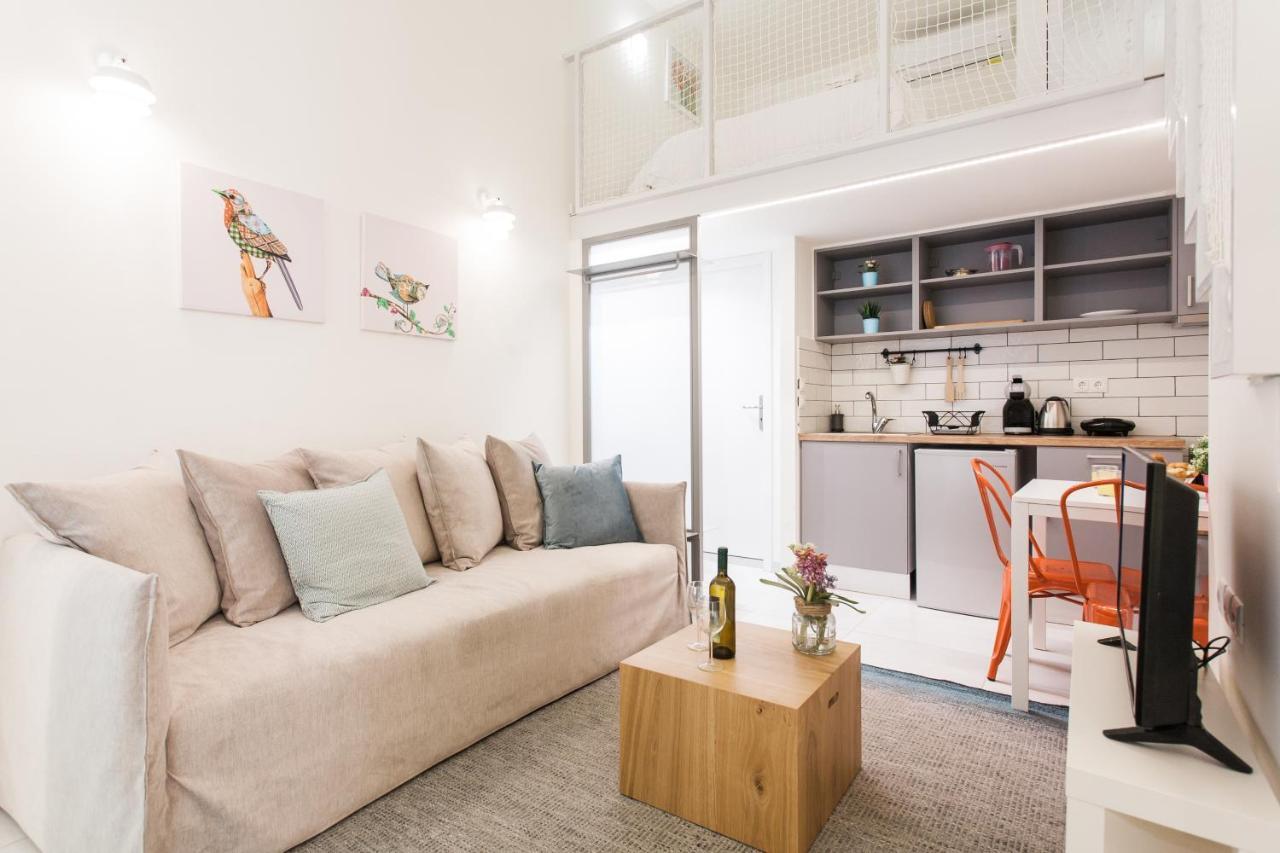 Relax In This Funky Loft Next To Metro! Atenas Exterior foto