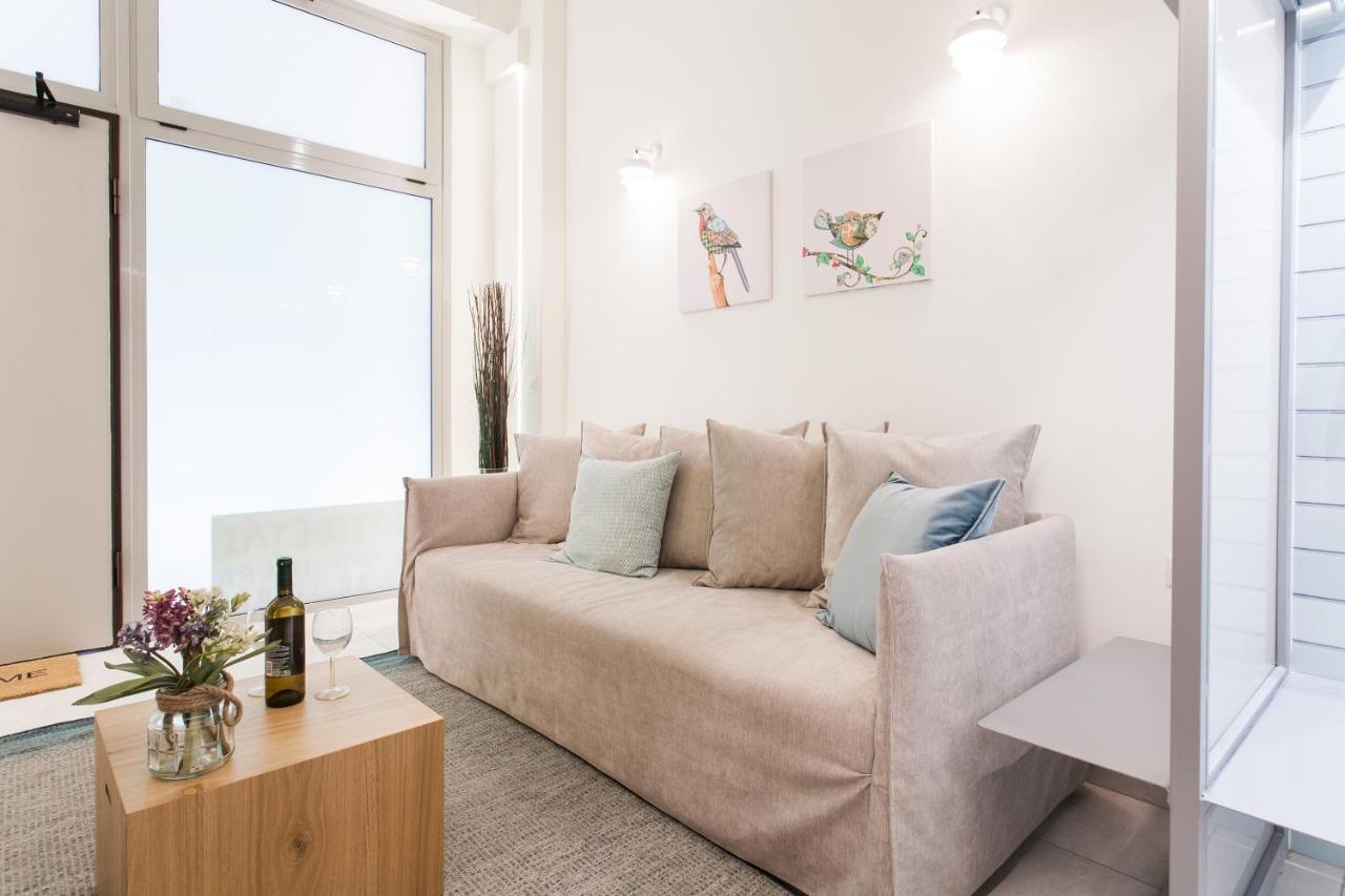 Relax In This Funky Loft Next To Metro! Atenas Exterior foto